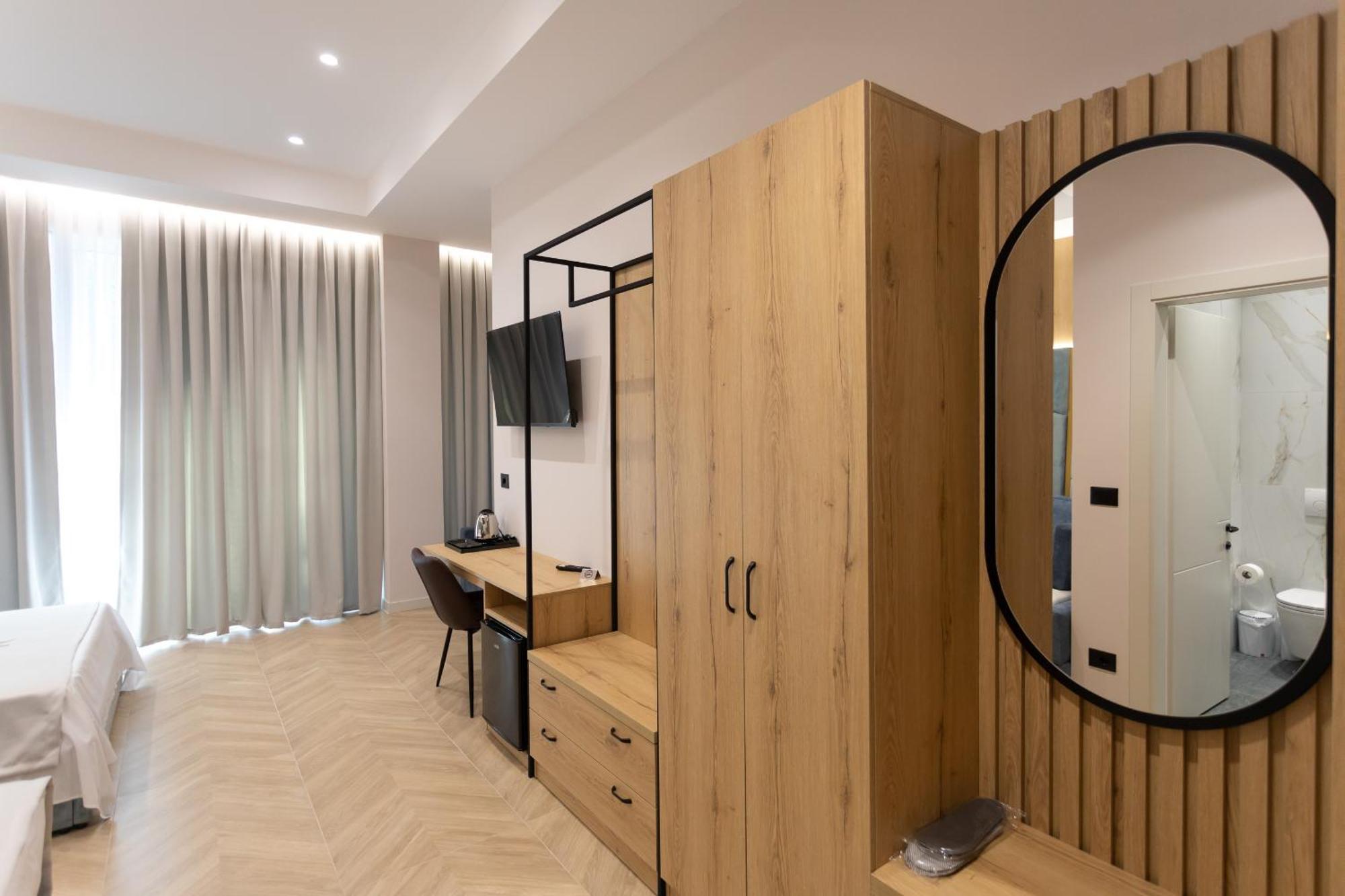 Nayel Hotel Durres Bagian luar foto
