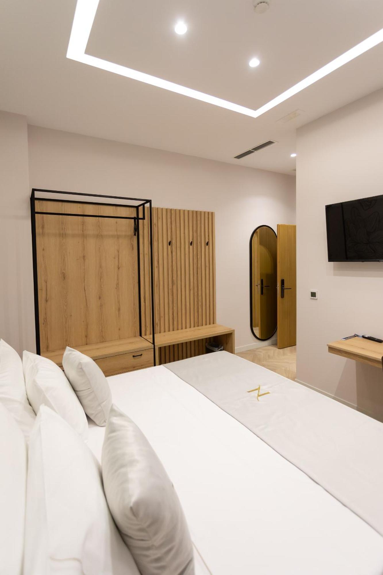 Nayel Hotel Durres Bagian luar foto